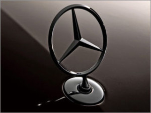 Доход автомобильного гиганта Mercedes продолжает расти