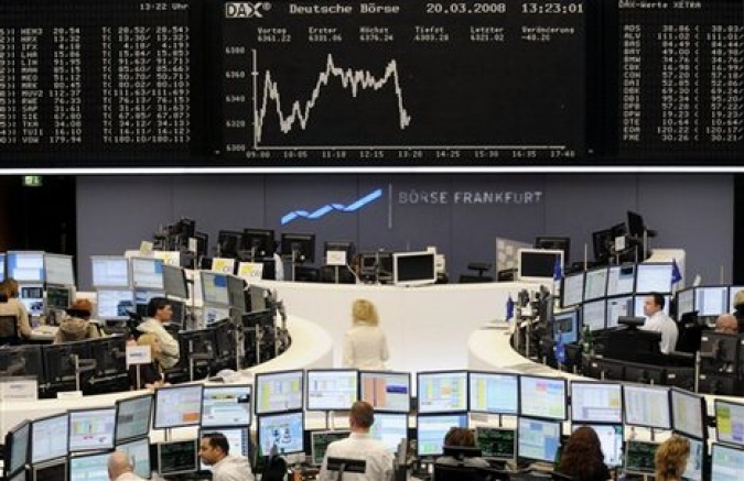 Россия закрыла фондовые торги с понижением индексов