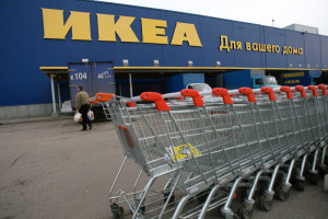 Мебельный гигант IKEA намерен вновь торговать хот-догами.