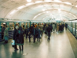 В столичном метро стало теснее: в день перевозят 6,9 млн пассажиров