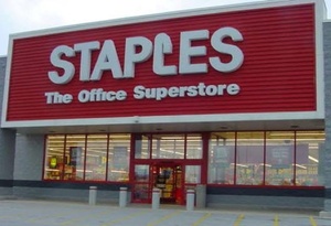 Staples сохранила прогноз после слабого отчета о продажах