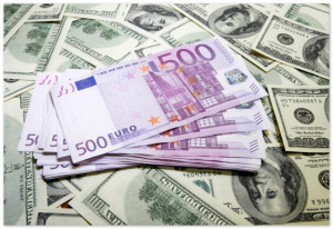 Москвичи скупают валюту на фоне роста курсов евро и доллара