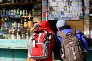 Минздрав выступил против сокращения расстояний между магазинами с алкоголем и учебными заведениями