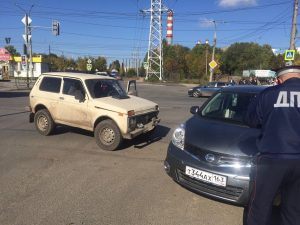 В Самаре на пересечении улиц Антонова-Овсеенко и Карбышевой образовалась пробка из-за ДТП