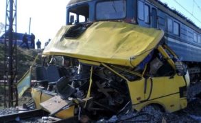Под Владимиром произошло столкновение поезда и автобуса
