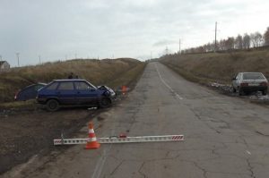 В Самарской области водитель «Lada Kalina» пострадал в ДТП