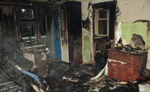В Казани из горящего дома сотрудники МЧС спасли 28 человек