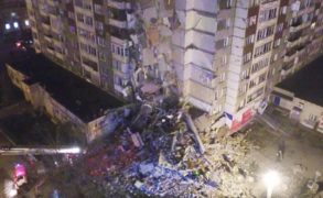Обрушение дома в Ижевске: шесть погибших, газ или перепланировка, звонки о минировании, два уголовных дела