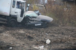 В Самаре на Красноглинском шоссе столкнулись три автомобиля