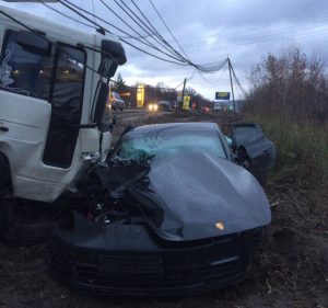 В Самаре на Красноглинском шоссе столкнулись три автомобиля