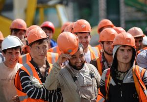 Мигранты будут платить на 17% больше за работу в Самарской области