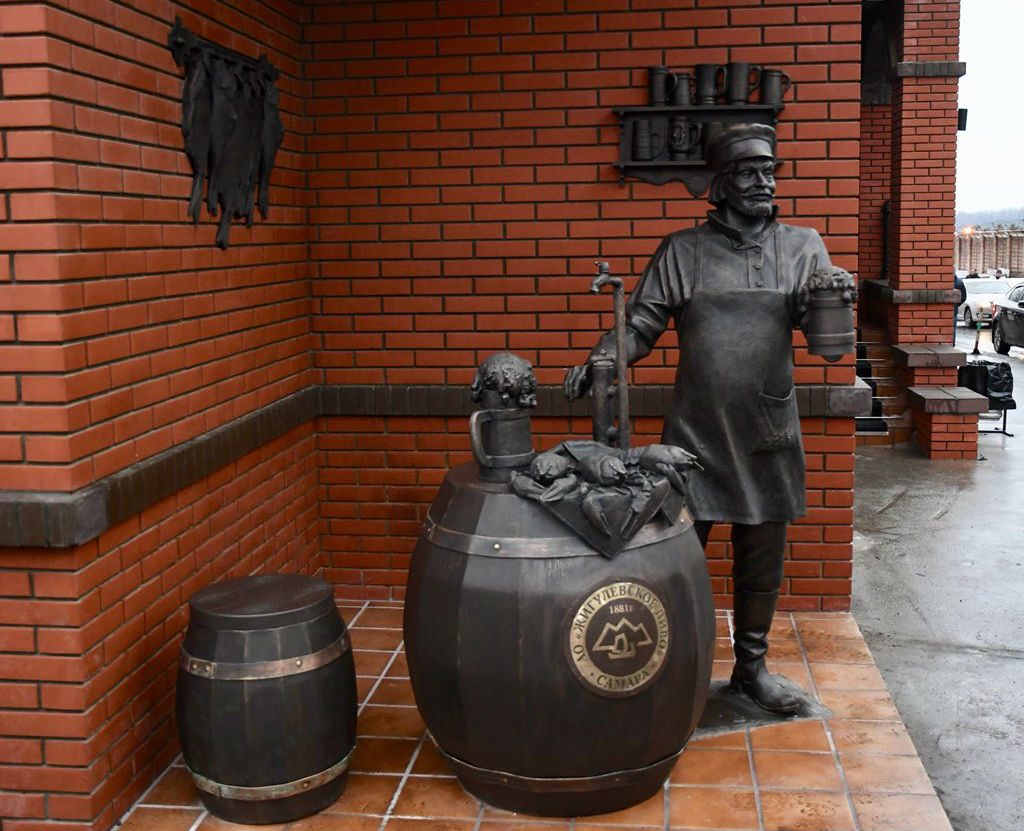 В Самаре появился памятник пивовару
