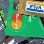Финансовый регулятор страны обяжет банки заменить пластиковые карты