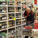 Россияне стали больше накапливать и меньше тратить