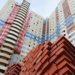 Москва урезает объемы строительства жилья и субсидии для очередников, решив поскорее расселить жителей «хрущоб»