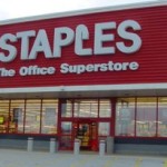 Staples сохранила прогноз после слабого отчета о продажах