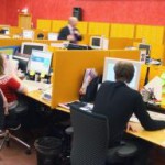 Биржа колеблется в ожидании новостей