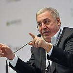 М.Гуцериев продолжил собирать нефтяные активы