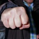 Сын оставил сожителя матери без селезенки